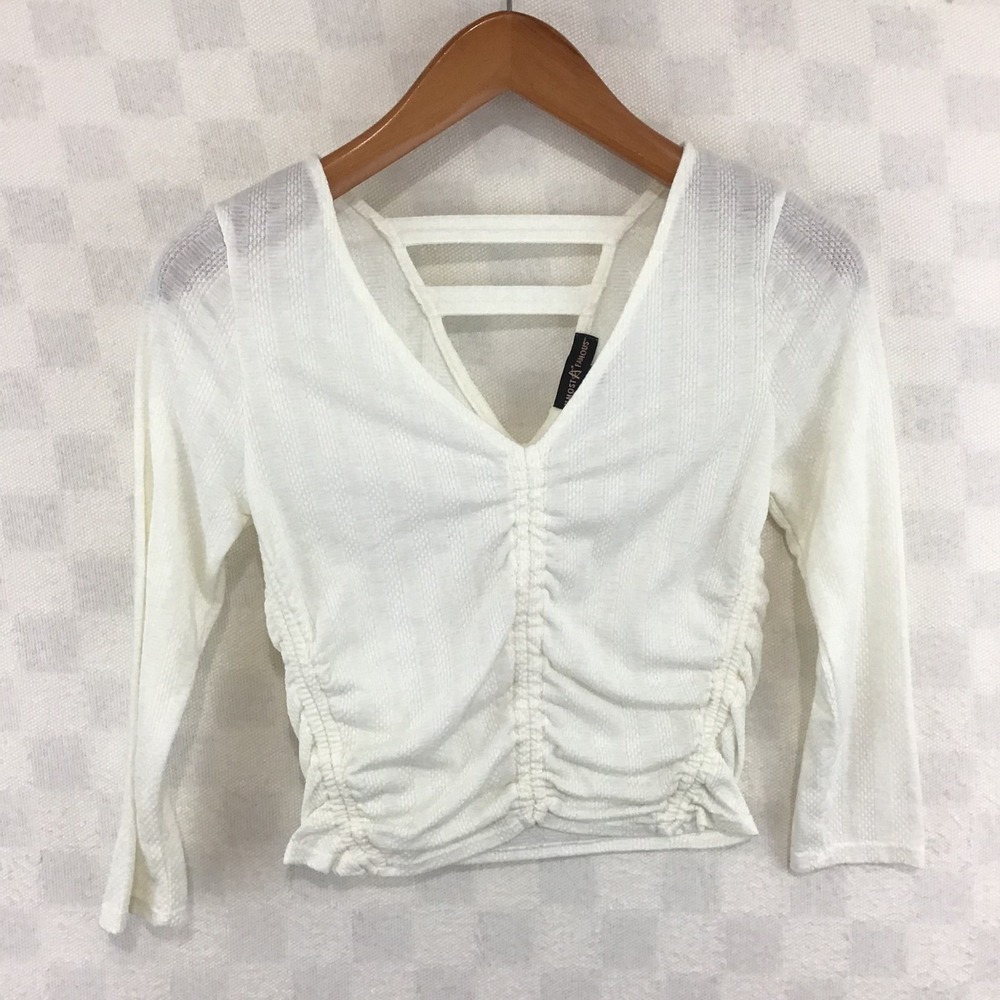 Almost Famous Womens Cream Ruched V-Neck Ladder Back Crop Top Long Sleeve Size M